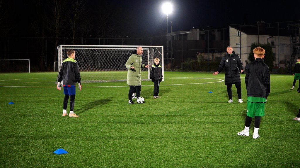 Sequence 51.00_00_53_21.Still004