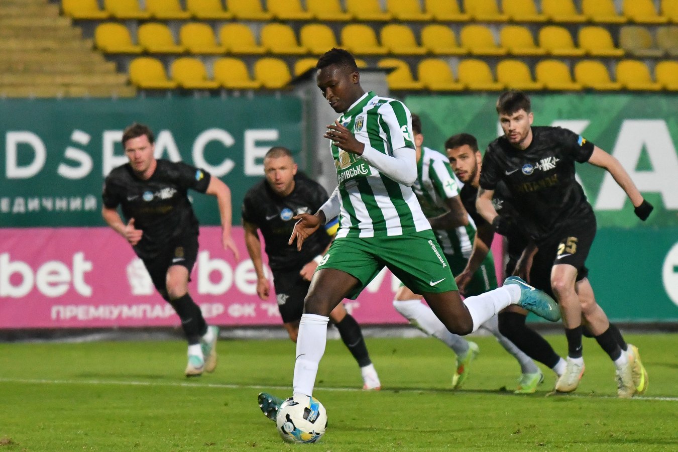 TYS_0995_karpaty_kolos_010326