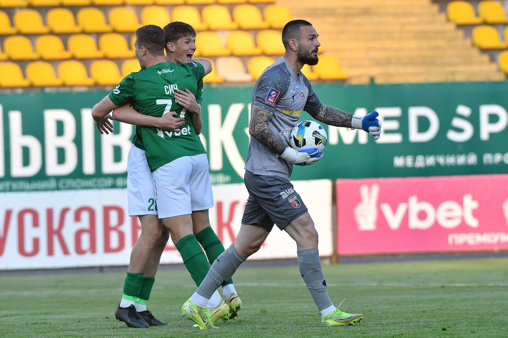 TYS_2401_karp-veres_170526