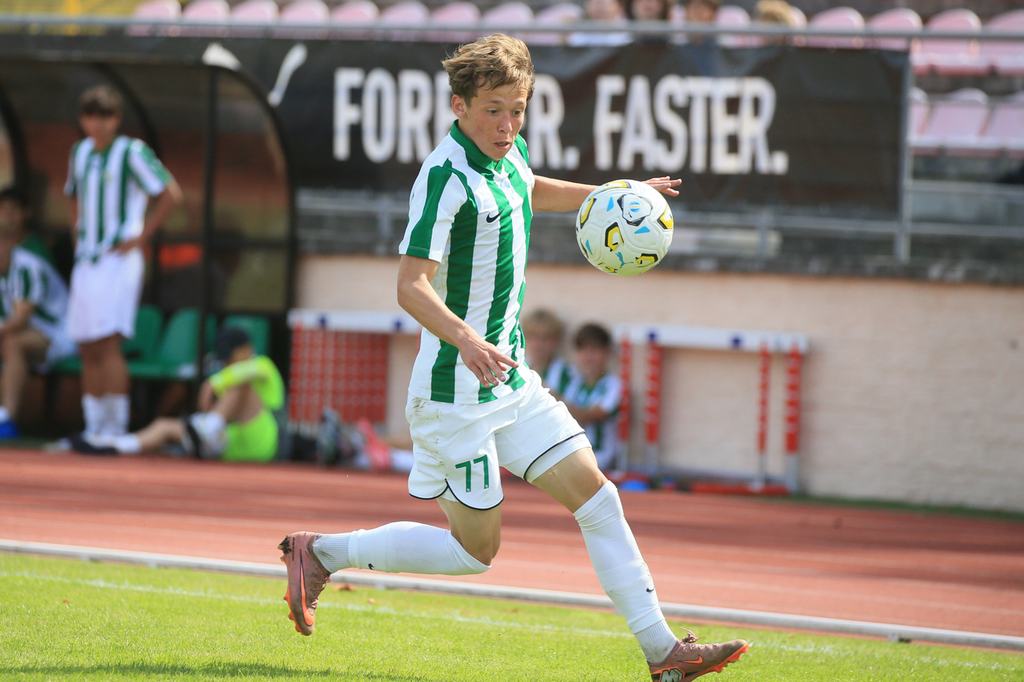 Winn_soccer_Karpaty19_vs_LivyyBereg19_4-2_(Kraws_X)_4511020926