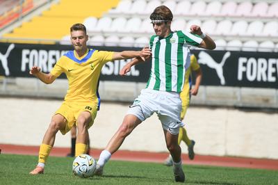 Winn_soccer_Karpaty19_vs_LivyyBereg19_4-2_(Kraws_X)_4187020926