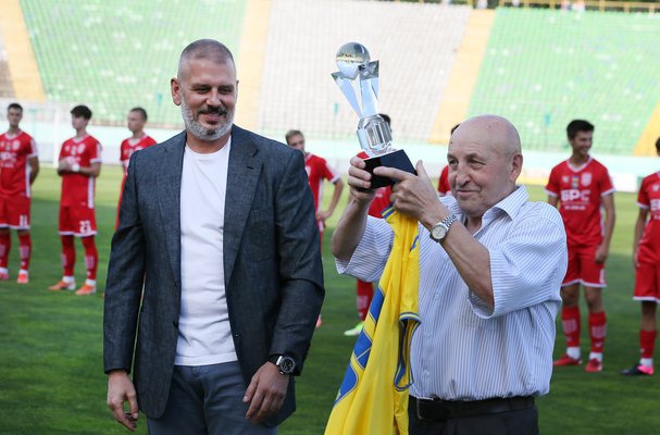 soccerKarpaty_vs_fcKYIV_2-1_(KRAWS-Х)_5537.JPG