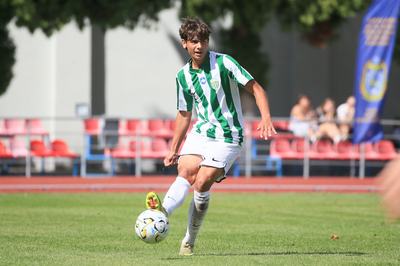 soccer_Karpaty19_vs_LivyyBereg19_4-2_(Kraws_X)_3948020926